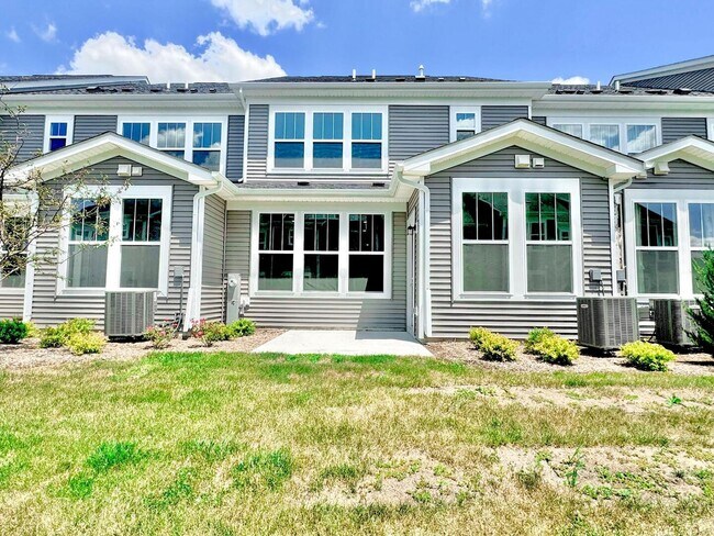 Building Photo - 667 Switchgrass Wy