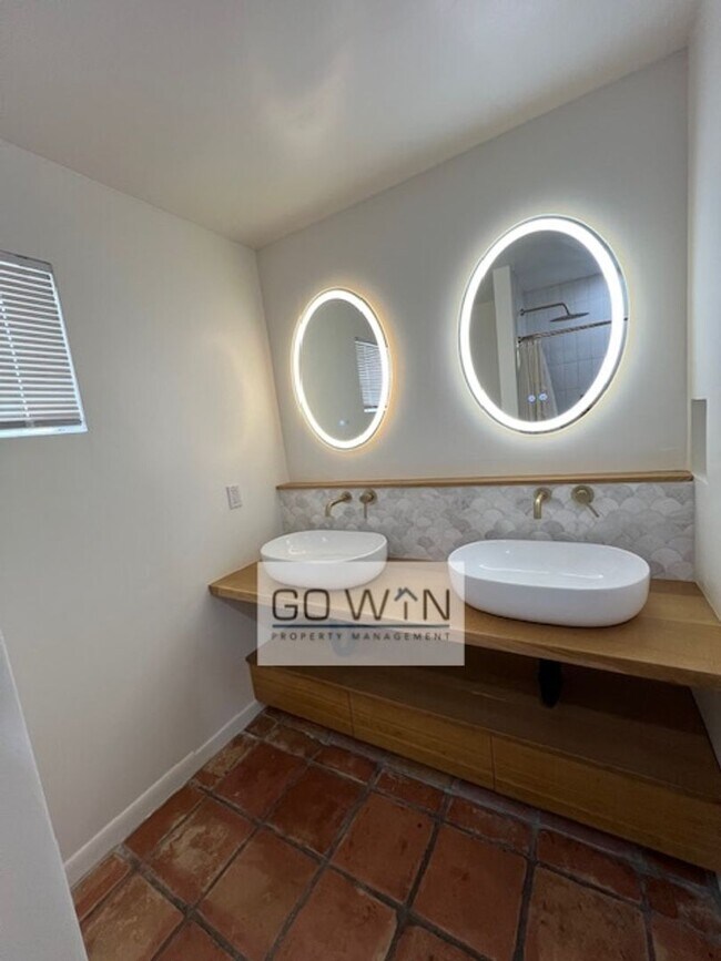 Building Photo - 4 Bed/ 2 Bath - House Tempe