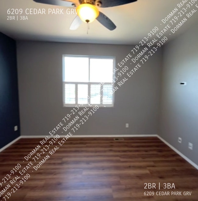 Building Photo - Townhome Mountain Views & AC