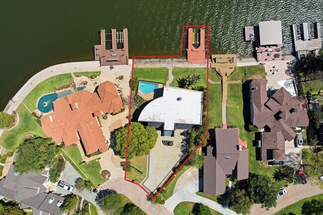 Building Photo - 11707 Edgewater Ct