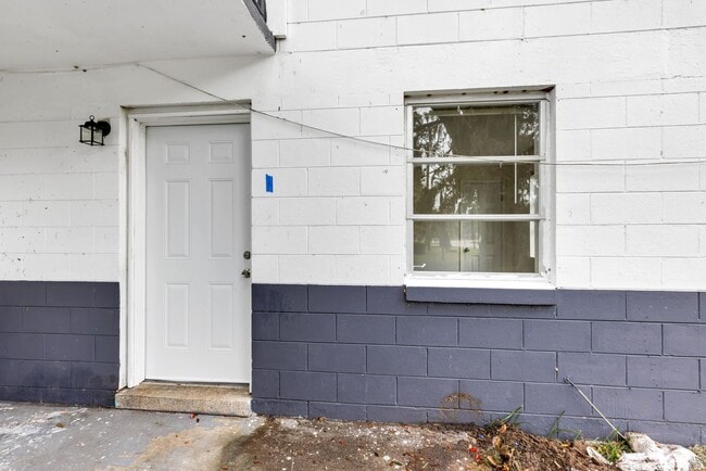 Building Photo - 751 Bellevue Ave