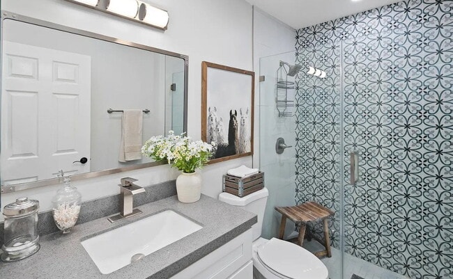 Building Photo - Welcome to this immaculate one-bedroom res...
