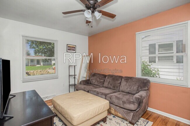 Building Photo - 2116 Ferndale Ave