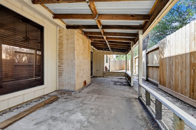 Building Photo - 6030 Gallant Forest Dr