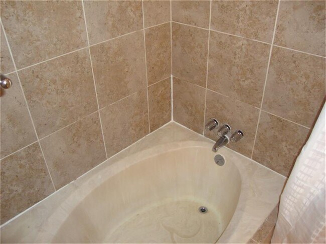 Building Photo - 22818 Brafferton Ln