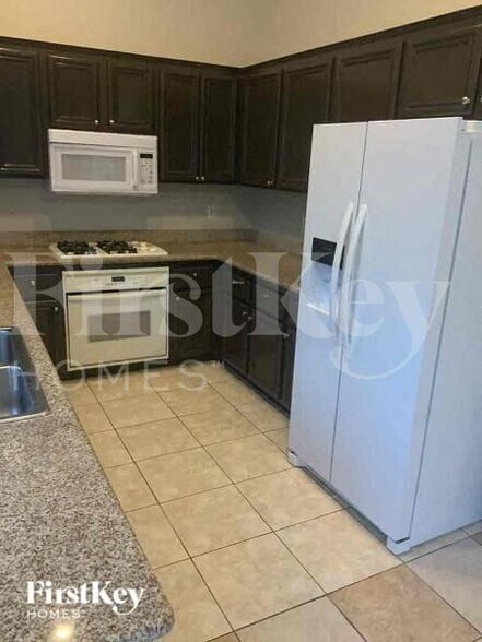 Building Photo - 3185 Strawberry Park Dr