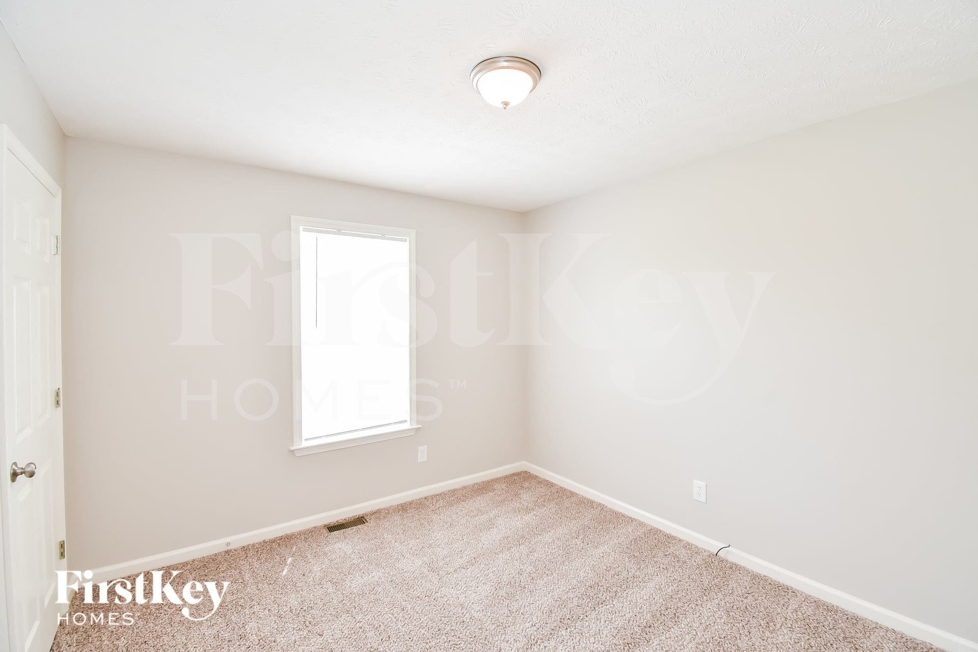 Building Photo - 414 Princeton Dr