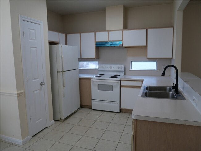 Building Photo - 6289 Wilcrest Dr