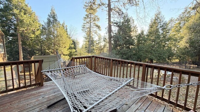 Building Photo - 26523 Pine Ave