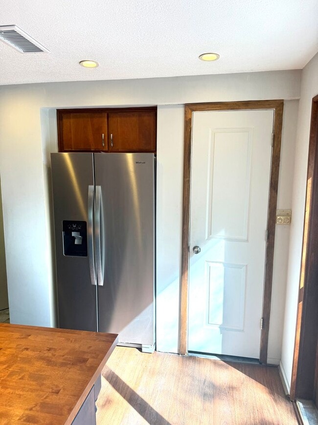 Building Photo - Spacious Mid-Century Modern Rental in Canton - 4 bed, 2 bath