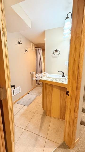 Building Photo - 708 10th Ave SE