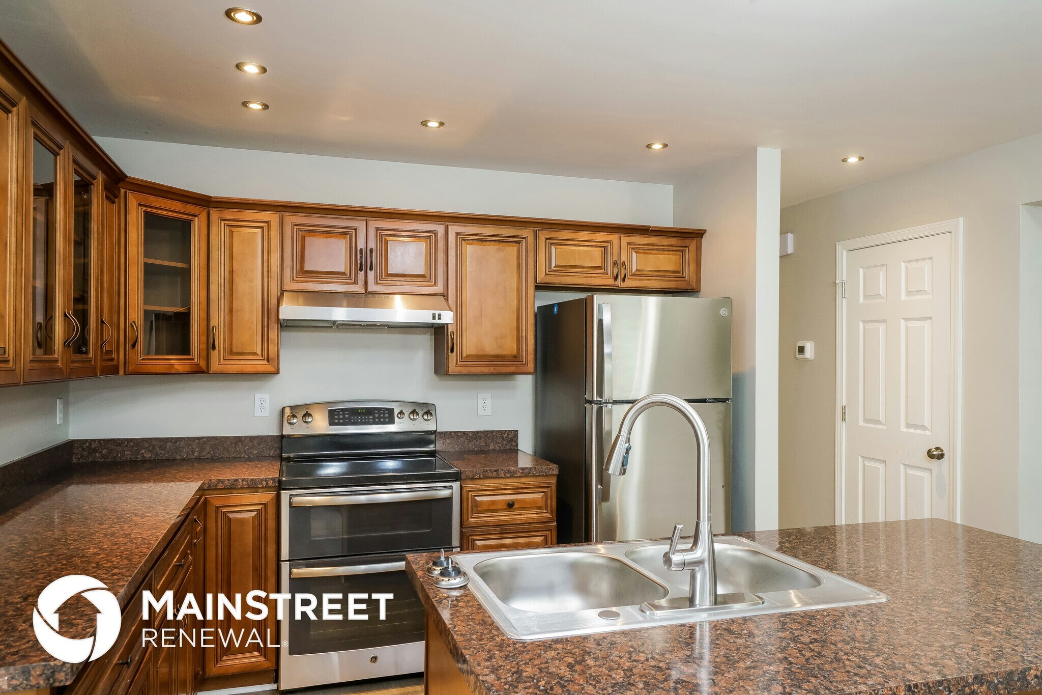 Building Photo - 3725 Greenwich Rd