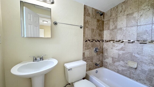 Building Photo - 1037 Berkshire Rd