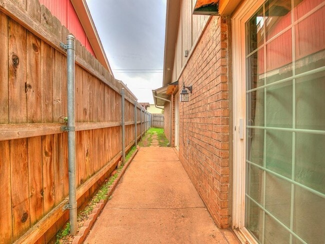 Building Photo - 712 NW 137th St