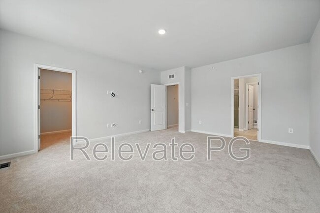 Building Photo - 636 Brookwood Glen Terrace