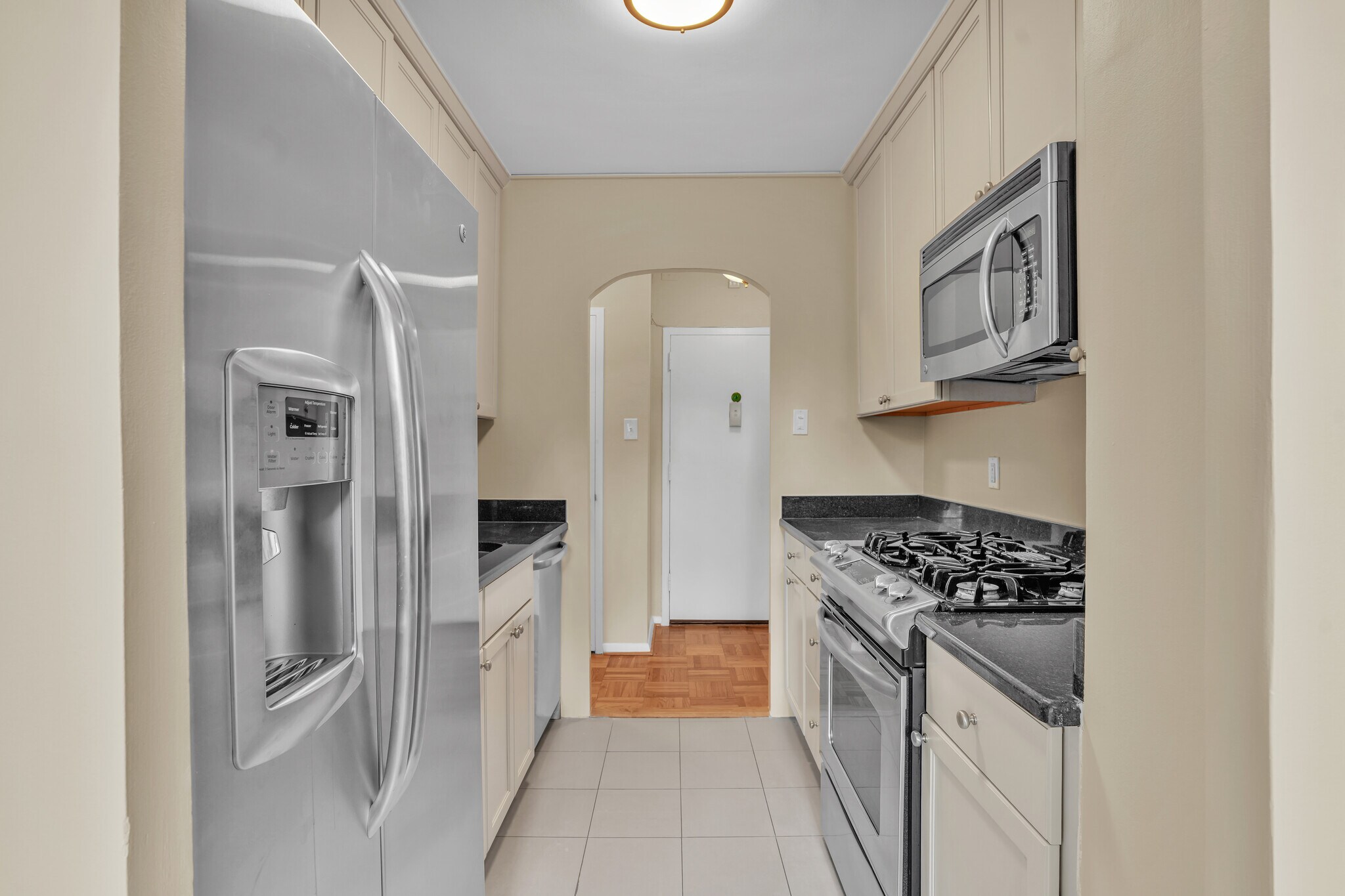 Building Photo - 4000 Tunlaw Rd NW