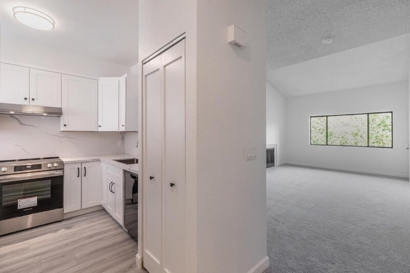 Building Photo - 4681 Albany Cir