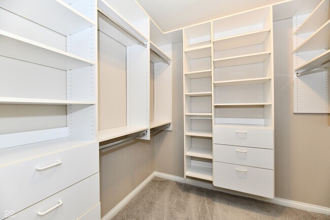 Building Photo - 8555 One W Dr