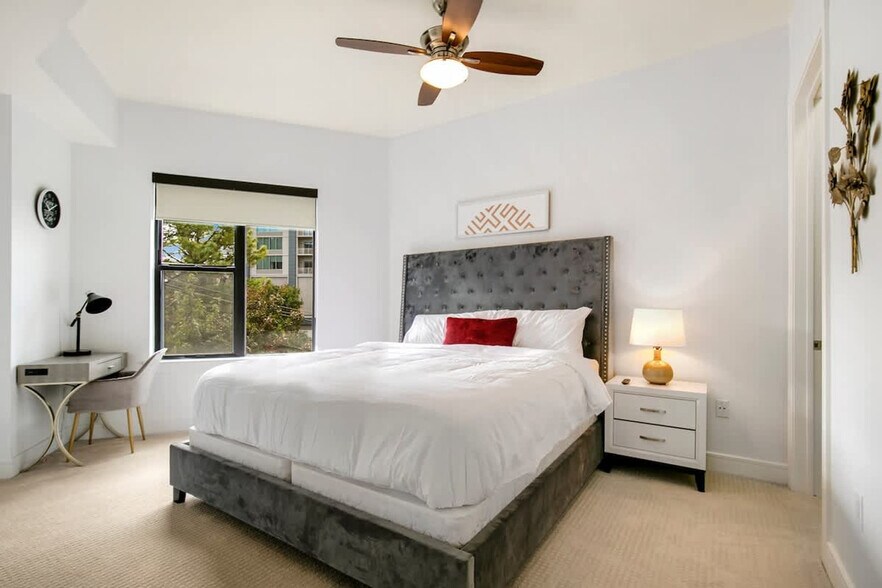 Building Photo - 101 Bowen St