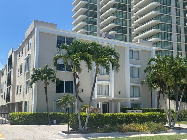 Building Photo - 1527 S Flagler Dr