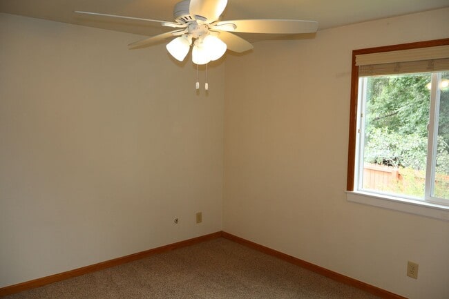 Building Photo - Lovely Loveland Home with Finished Basemen...