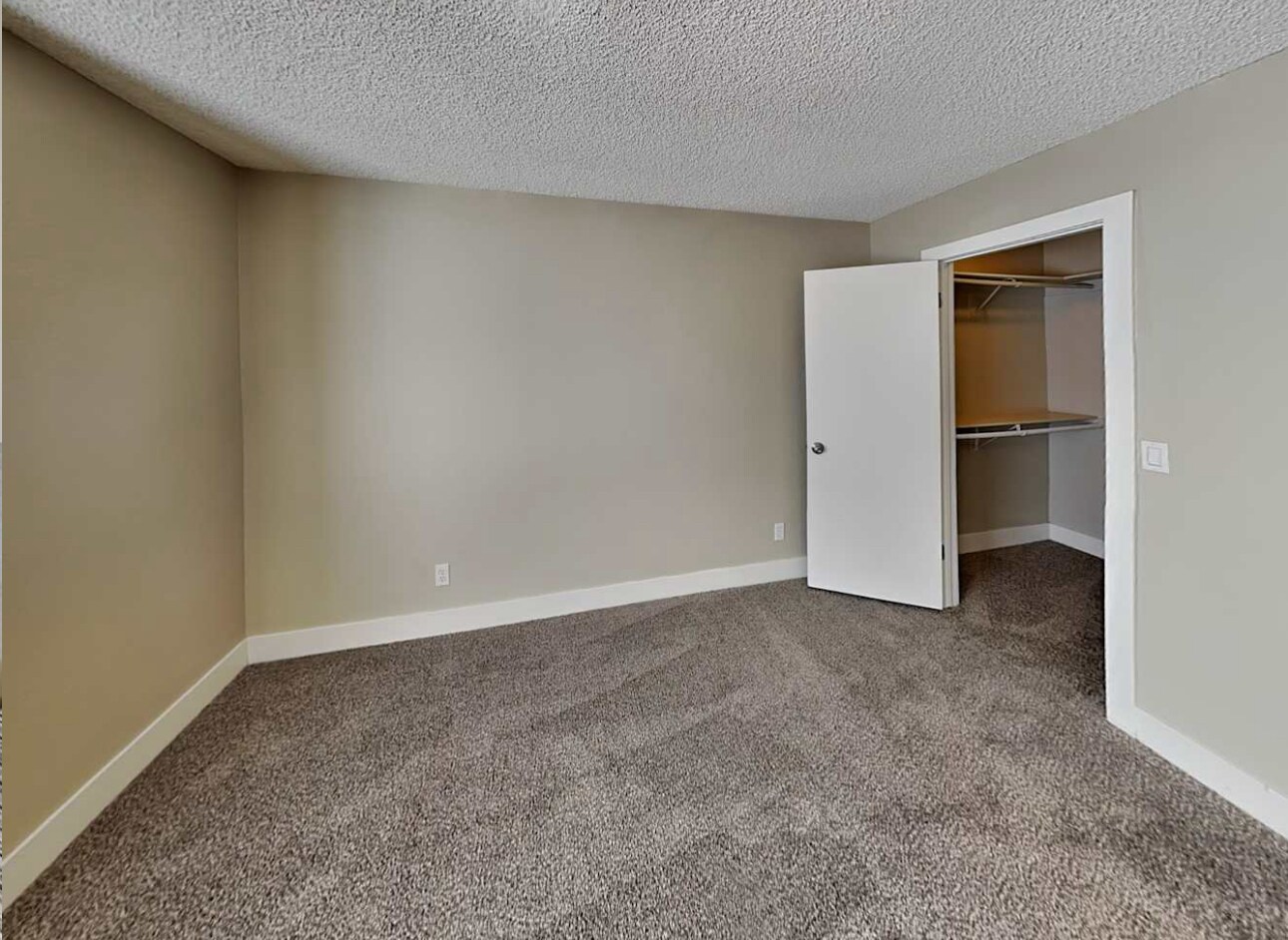 Building Photo - 1413 Braided Mane Cir