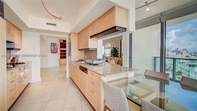 Building Photo - 1455 Ocean 902