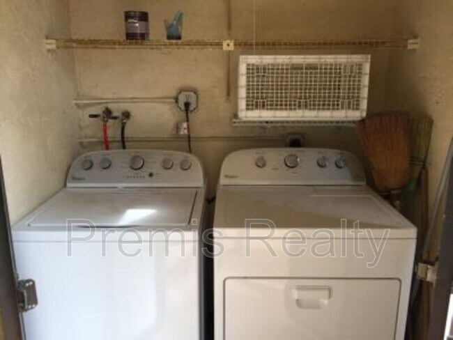 Building Photo - 3055 Casa Del Sol Cir