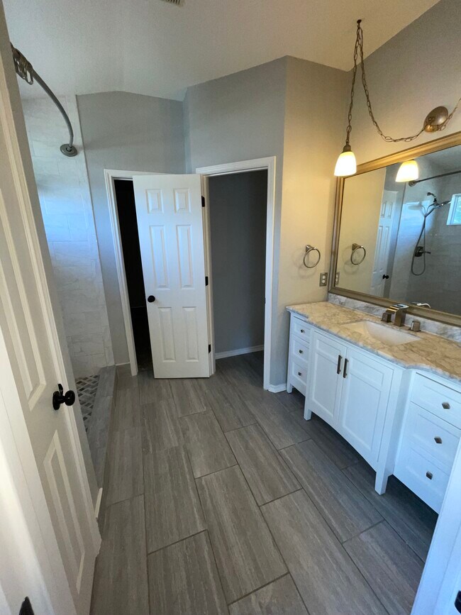 Master - 3809 Willie Mays Ln