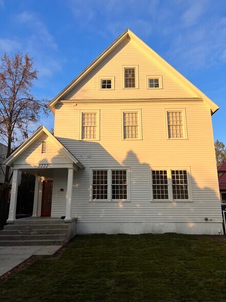 Building Photo - 2222 W 2nd Ave