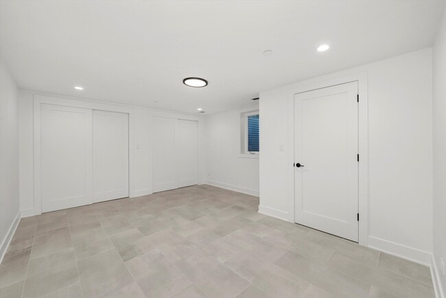 Building Photo - 1037 Belleforte Ave