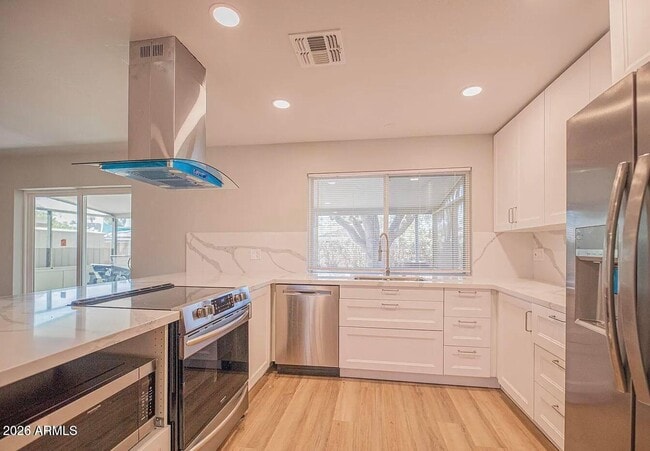 Building Photo - 1646 E Hermosa Dr