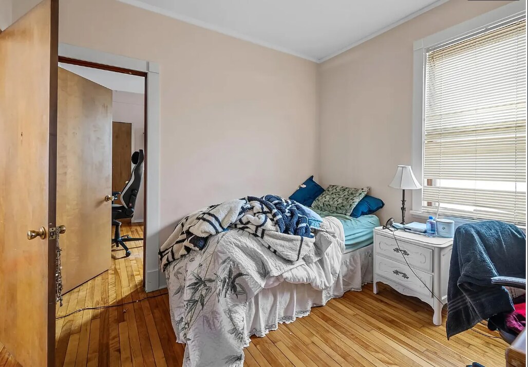 Bedroom 3 - 887 James Ave