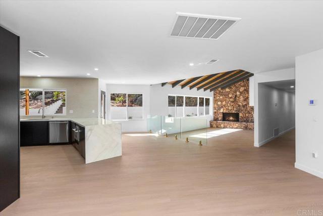 Building Photo - 16220 Del Norte