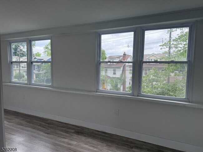 Building Photo - 186 Harrison Ave