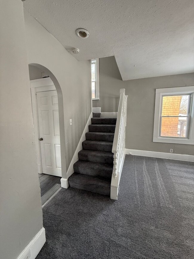 Building Photo - Cudell/West Blvd neighborhood; 4 bedroom/1 bath single family house for rent!