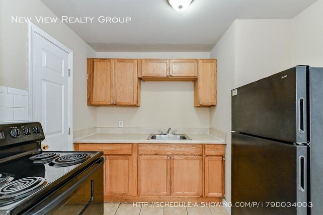 Building Photo - 1701 Remount Rd