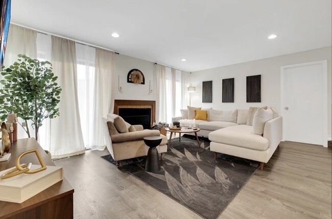 Building Photo - 379 Sandhurst Cir