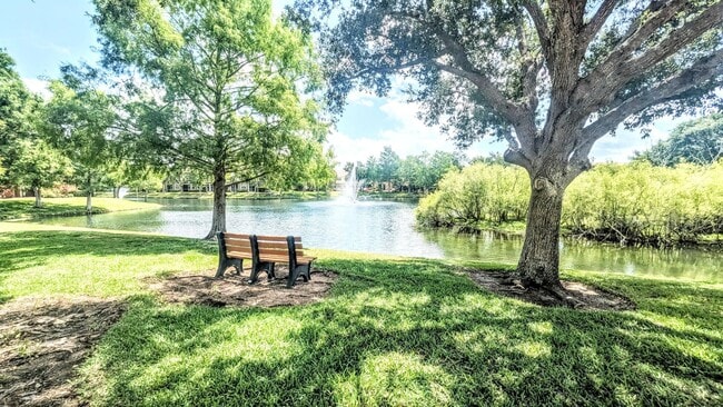 Building Photo - Annual UNFURNISHED 3-bed 2-bath condo in Stonehaven