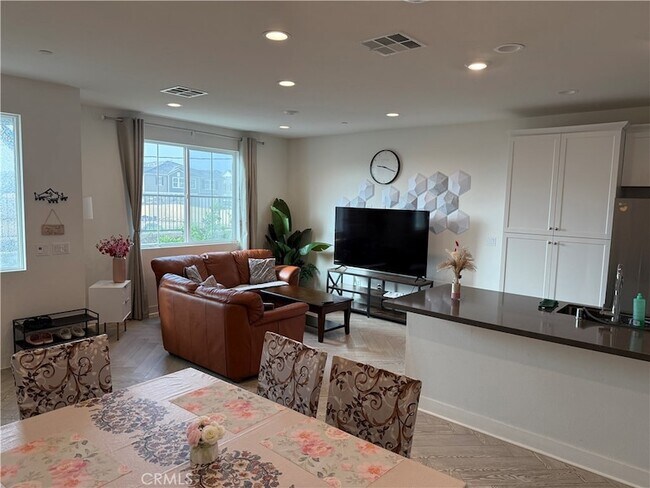 Building Photo - 4096 E Peony Paseo