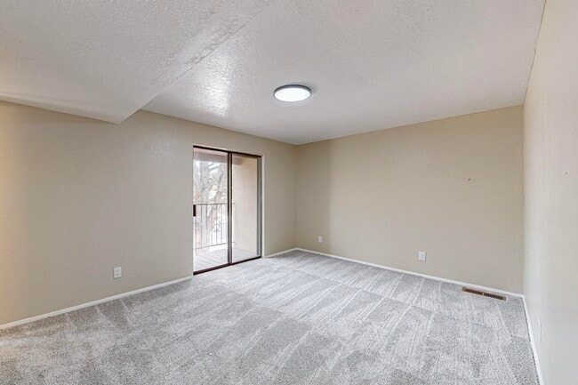 Building Photo - 713 Rio Arriba Ave SE