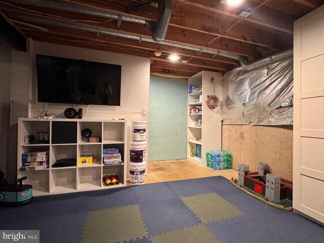 Building Photo - 69 Spring Lake Dr