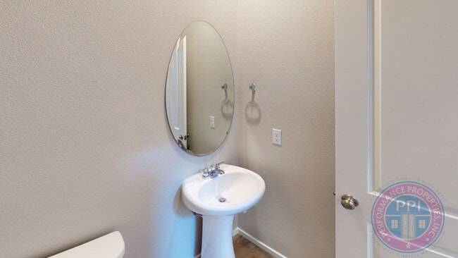 Building Photo - New Construction, Stylish Floorplan & Amen...