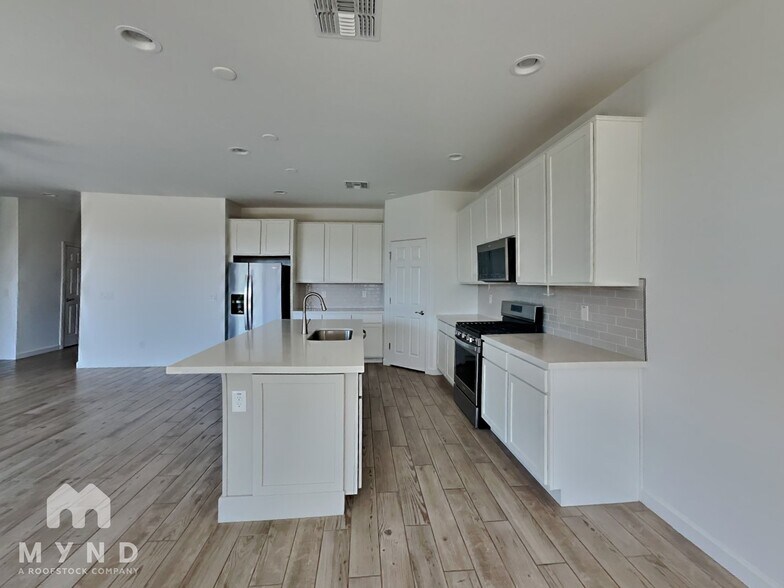 Building Photo - 22719 E Estrella Rd