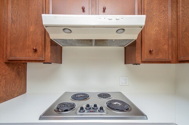 Building Photo - 2103 Winged Foot Dr