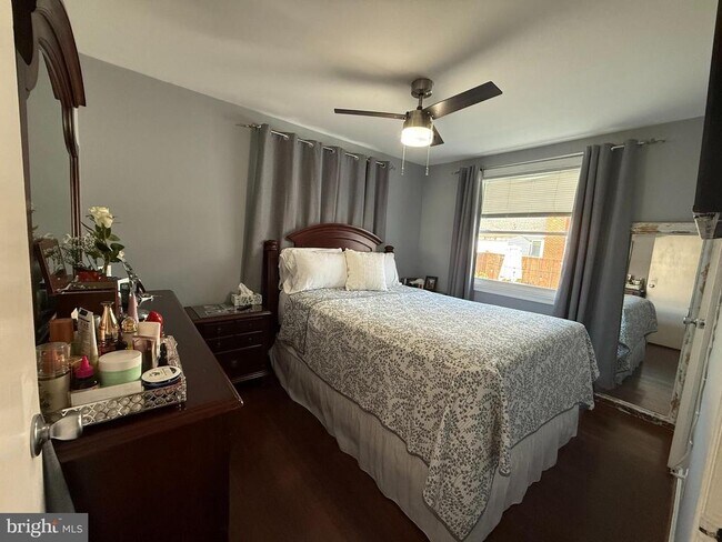 Building Photo - 7911 25th Ave