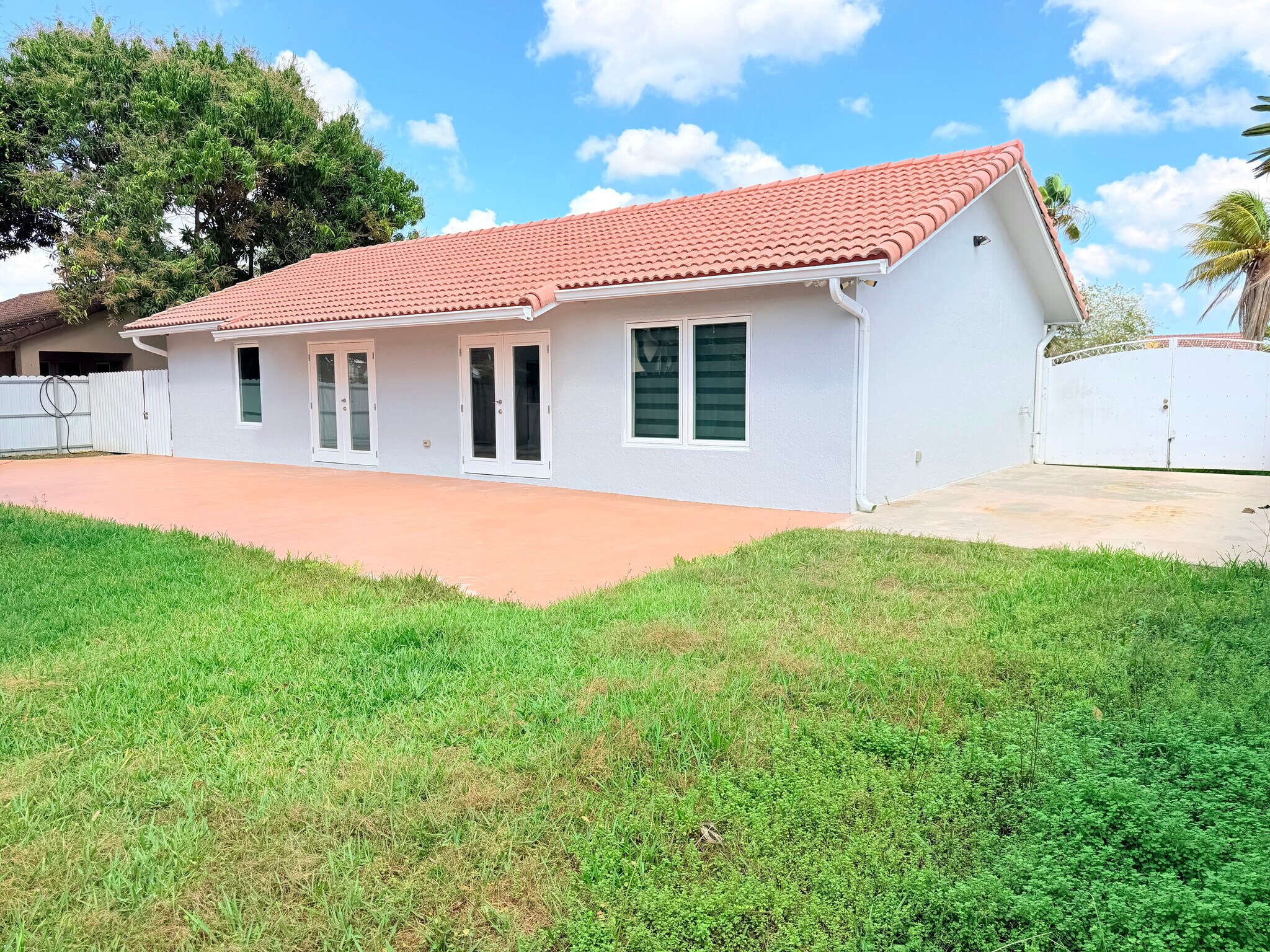 Building Photo - 17322 SW 149th Ct