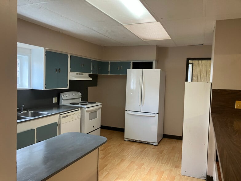 Building Photo - 1707 W Mansfield Ave