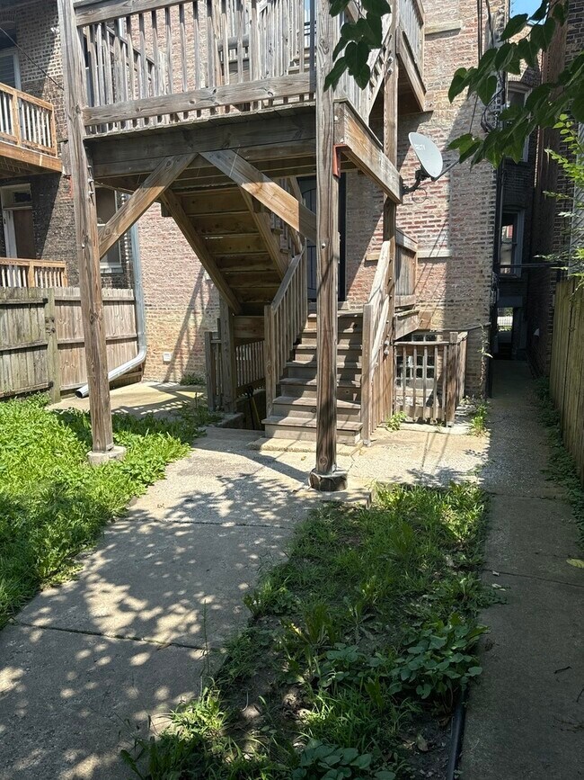 Building Photo - 6344 S Eberhart Ave