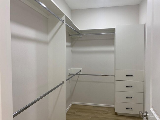 Building Photo - 17 Toni Ln